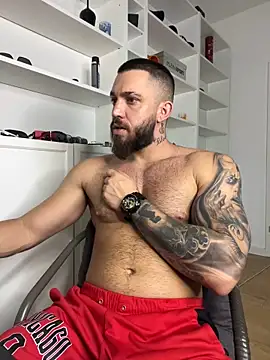 Snapshot of LoveIsBlind_ chatting on September 22, 3:36 pm LoveIsBlind  online show from September 22, 3:36 pm