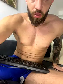 Snapshot of LoveIsBlind_ chatting on September 28, 3:23 am LoveIsBlind  online show from September 28, 3:23 am