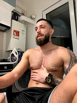 Snapshot of LoveIsBlind_ chatting on October 18, 3:31 am LoveIsBlind  online show from October 18, 3:31 am