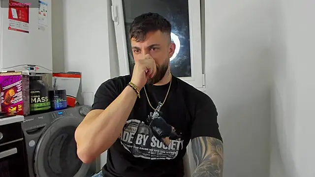 LoveIsBlind  online show from April 20, 7:37 pm