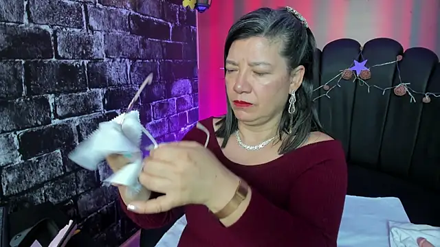 Snapshot of Madame_Jay chatting on February 1, 10:26 am Madame Jay online show from February 1, 10:26 am