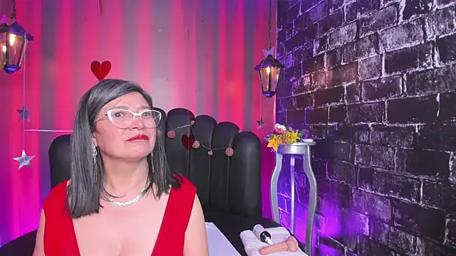 Snapshot of Madame_Jay chatting on February 15, 8:54 pm Madame Jay online show from February 15, 8:54 pm