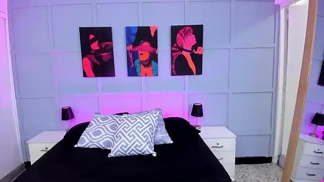 Elizabeth Santos online show from January 13, 8:15 am