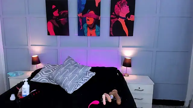 Elizabeth Santos online show from February 7, 11:03 pm