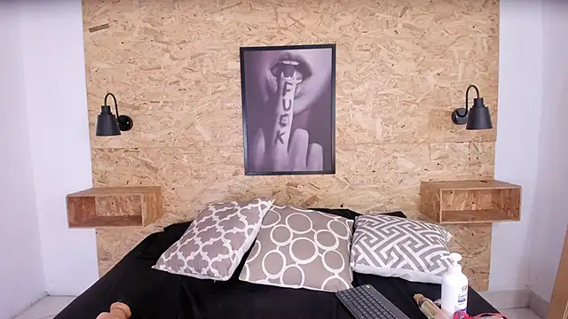 Elizabeth Santos online show from February 20, 2:18 am