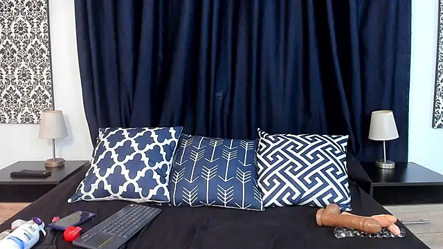 Elizabeth Santos online show from February 24, 10:03 pm