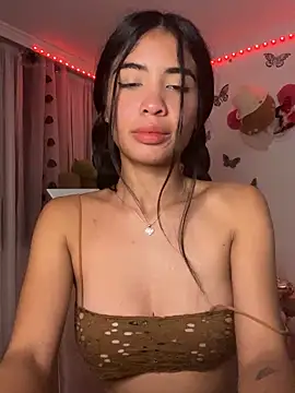 lina pink online show from December 3, 5:31 am