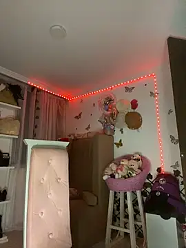 lina pink online show from February 11, 11:33 pm