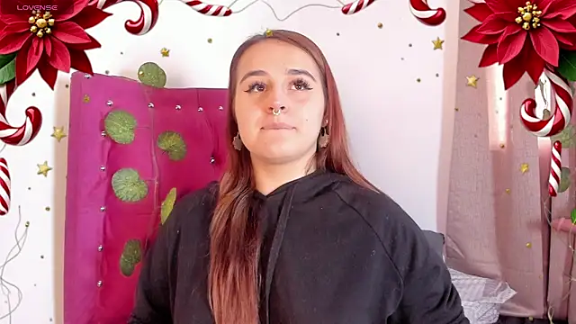 Snapshot of evy_orange1 chatting on December 27, 4:43 pm evy orange1 online show from December 27, 4:43 pm