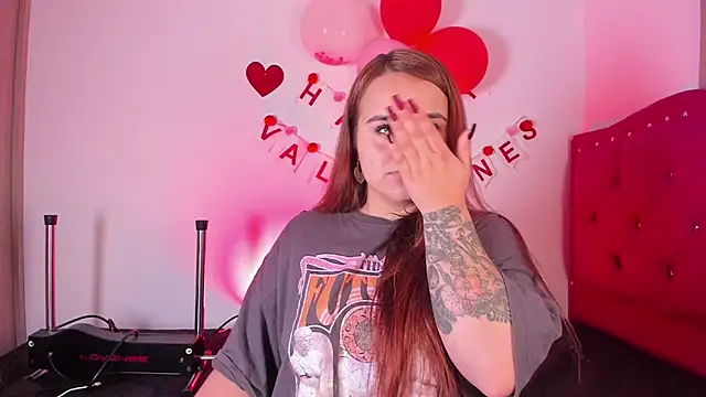 Snapshot of evy_orange1 chatting on February 12, 4:44 pm evy orange1 online show from February 12, 4:44 pm