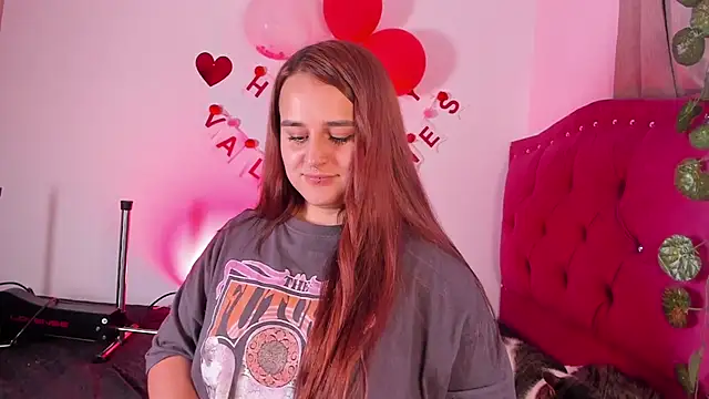 Snapshot of evy_orange1 chatting on February 12, 7:45 pm evy orange1 online show from February 12, 7:45 pm