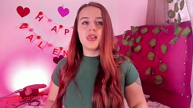 Snapshot of evy_orange1 chatting on February 20, 3:30 pm evy orange1 online show from February 20, 3:30 pm