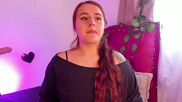 Snapshot of evy_orange1 chatting on March 3, 4:35 pm evy orange1 online show from March 3, 4:35 pm