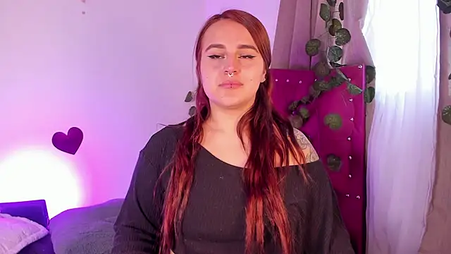 Snapshot of evy_orange1 chatting on March 3, 7:39 pm evy orange1 online show from March 3, 7:39 pm