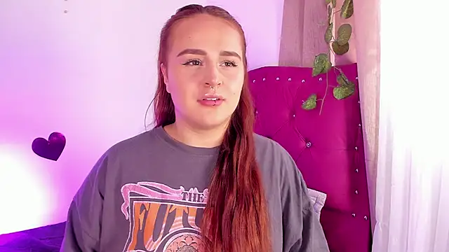 Snapshot of evy_orange1 chatting on March 10, 5:18 pm evy orange1 online show from March 10, 5:18 pm