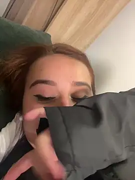 Snapshot of evy_orange1 chatting on March 14, 3:48 am evy orange1 online show from March 14, 3:48 am