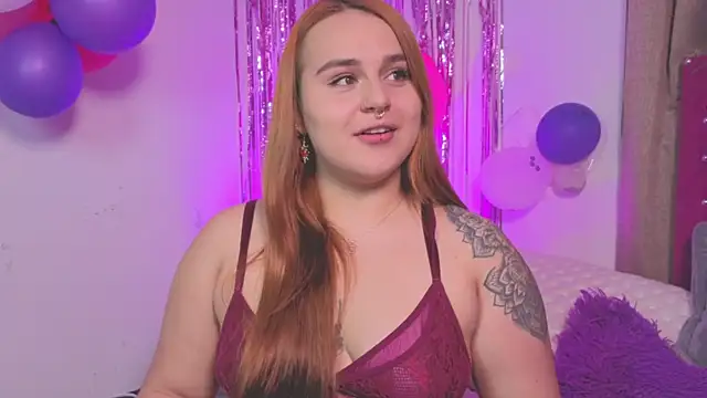 Snapshot of evy_orange1 chatting on September 19, 1:18 am evy orange1 online show from September 19, 1:18 am