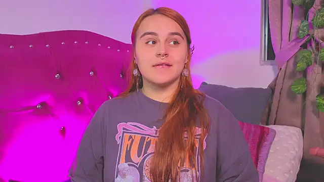 Snapshot of evy_orange1 chatting on September 25, 12:47 am evy orange1 online show from September 25, 12:47 am