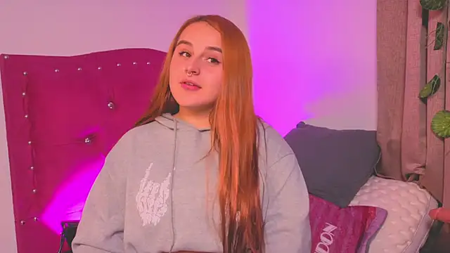 Snapshot of evy_orange1 chatting on September 27, 2:49 am evy orange1 online show from September 27, 2:49 am