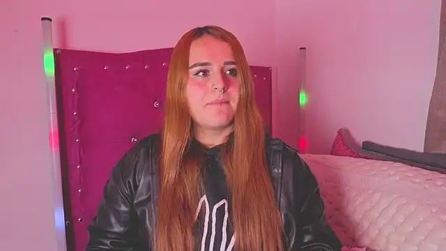 Snapshot of evy_orange1 chatting on October 4, 1:14 am evy orange1 online show from October 4, 1:14 am