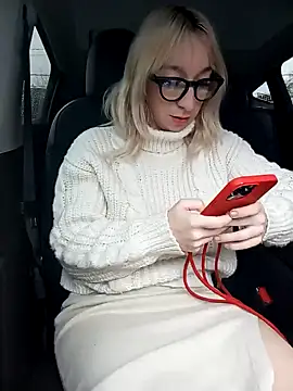 Snapshot of Giuliana_baby chatting on January 8, 10:59 am Giuliana baby online show from January 8, 10:59 am