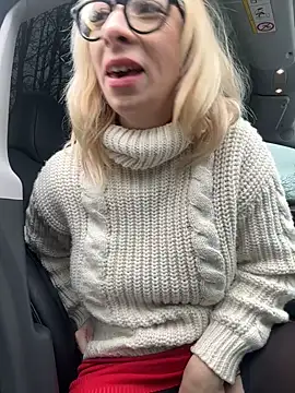 Snapshot of Giuliana_baby chatting on January 10, 11:33 am Giuliana baby online show from January 10, 11:33 am