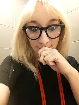 Snapshot of Giuliana_baby chatting on January 16, 11:26 am Giuliana baby online show from January 16, 11:26 am