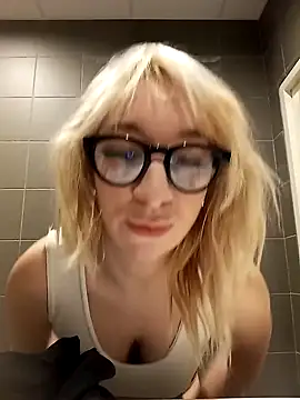 Snapshot of Giuliana_baby chatting on January 29, 9:55 am Giuliana baby online show from January 29, 9:55 am