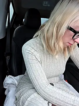 Snapshot of Giuliana_baby chatting on February 3, 4:52 pm Giuliana baby online show from February 3, 4:52 pm