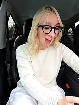 Snapshot of Giuliana_baby chatting on February 6, 8:50 am Giuliana baby online show from February 6, 8:50 am