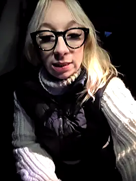 Snapshot of Giuliana_baby chatting on February 18, 5:53 pm Giuliana baby online show from February 18, 5:53 pm