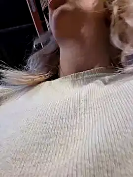 Snapshot of Giuliana_baby chatting on February 25, 9:42 am Giuliana baby online show from February 25, 9:42 am