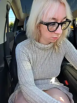 Snapshot of Giuliana_baby chatting on March 2, 11:07 am Giuliana baby online show from March 2, 11:07 am