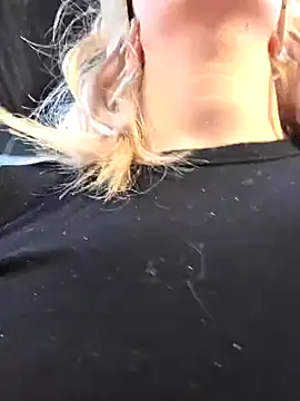 Snapshot of Giuliana_baby chatting on March 4, 9:40 am Giuliana baby online show from March 4, 9:40 am