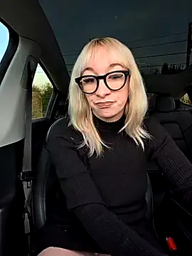 Snapshot of Giuliana_baby chatting on March 4, 5:24 pm Giuliana baby online show from March 4, 5:24 pm