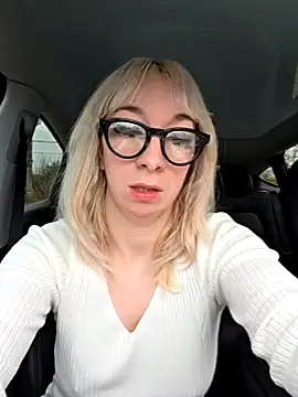 Snapshot of Giuliana_baby chatting on March 9, 9:24 am Giuliana baby online show from March 9, 9:24 am