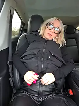 Snapshot of Giuliana_baby chatting on March 11, 3:56 pm Giuliana baby online show from March 11, 3:56 pm