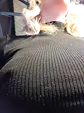 Snapshot of Giuliana_baby chatting on March 13, 9:43 am Giuliana baby online show from March 13, 9:43 am