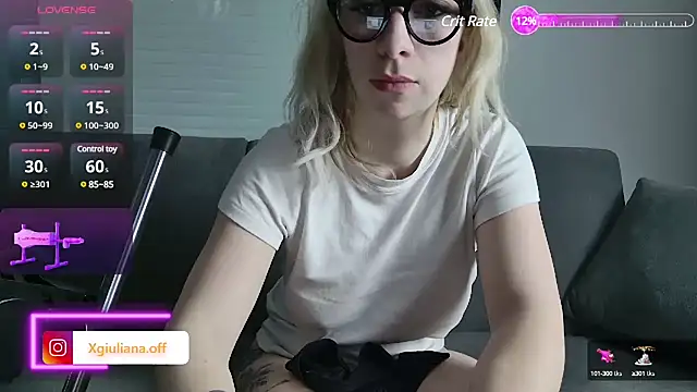 Snapshot of Giuliana_baby chatting on March 14, 4:43 am Giuliana baby online show from March 14, 4:43 am