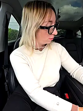 Snapshot of Giuliana_baby chatting on September 12, 3:45 pm Giuliana baby online show from September 12, 3:45 pm