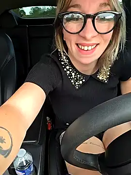 Snapshot of Giuliana_baby chatting on September 15, 4:40 pm Giuliana baby online show from September 15, 4:40 pm