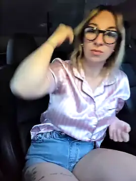 Snapshot of Giuliana_baby chatting on September 25, 5:44 am Giuliana baby online show from September 25, 5:44 am