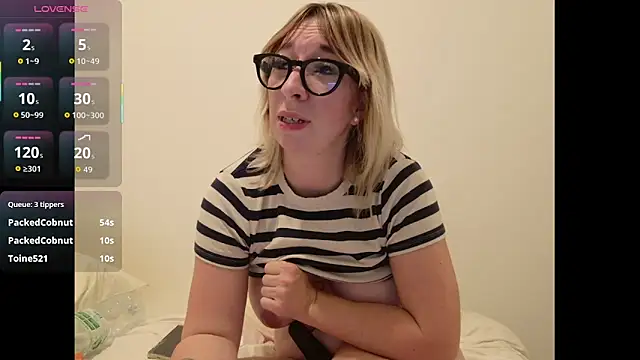 Snapshot of Giuliana_baby chatting on October 2, 8:38 pm Giuliana baby online show from October 2, 8:38 pm