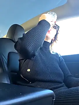 Snapshot of Giuliana_baby chatting on October 17, 8:39 am Giuliana baby online show from October 17, 8:39 am