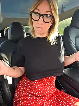 Snapshot of Giuliana_baby chatting on October 26, 8:42 am Giuliana baby online show from October 26, 8:42 am