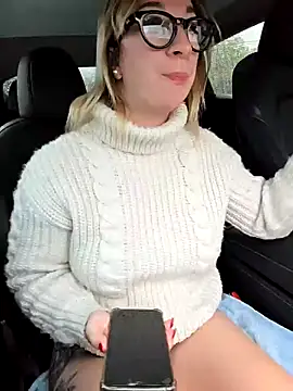 Snapshot of Giuliana_baby chatting on October 27, 7:12 am Giuliana baby online show from October 27, 7:12 am