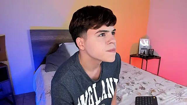 justinbiler online show from February 10, 12:39 pm