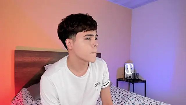 justinbiler online show from February 12, 12:33 pm