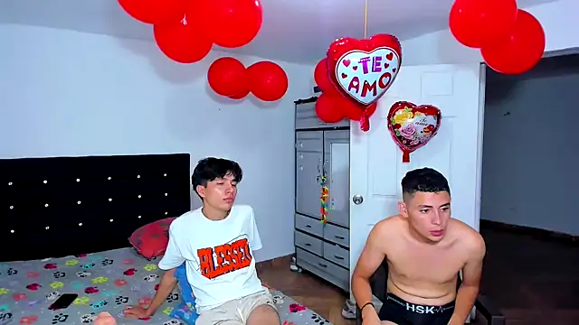 Alexander and Xiao online show from February 14, 11:31 pm