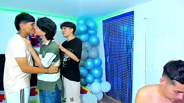 Alexander and Xiao online show from March 17, 9:23 pm